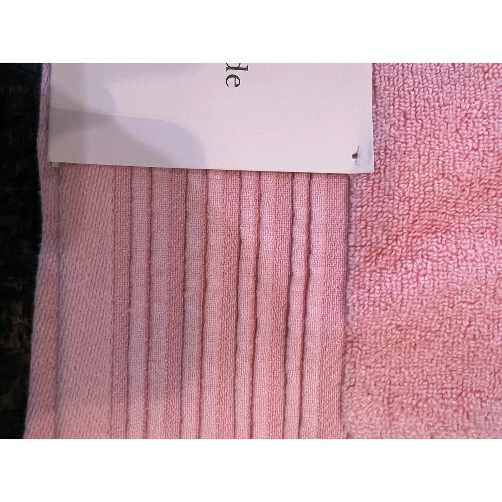 Kate Spade Pink Bath Towel 100% Cotton Scallop Pleat Trim 29 In X 56 In